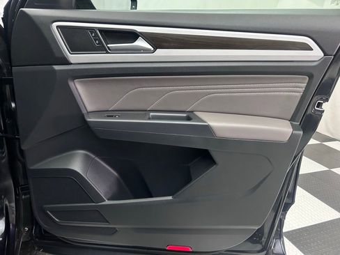 Used 2021 Volkswagen Atlas SE image 24