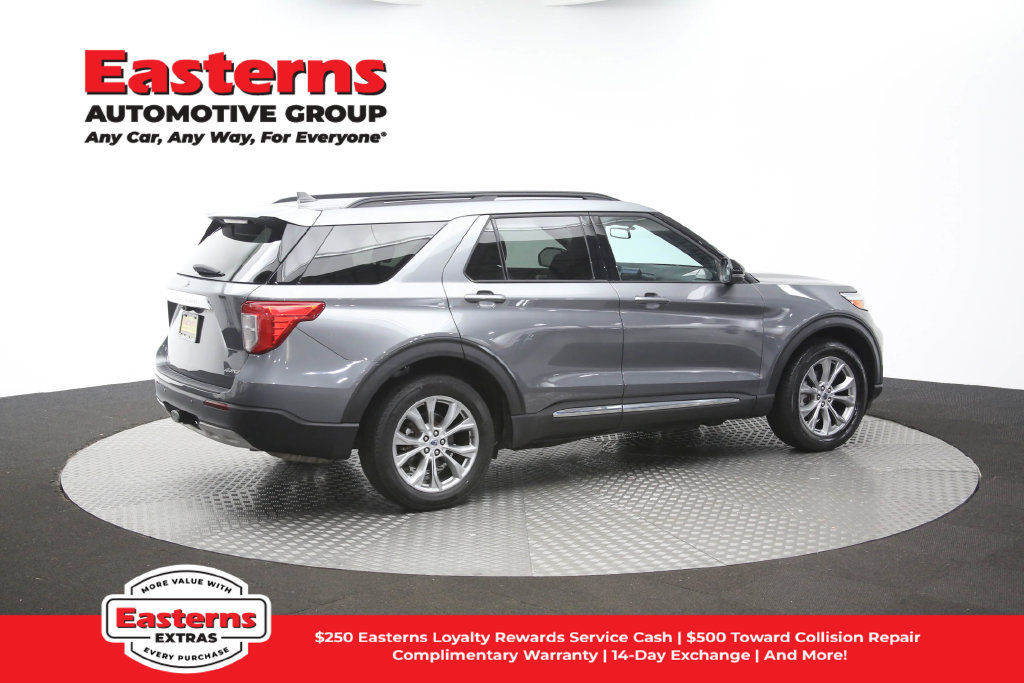 Used 2024 Ford Explorer XLT w/ Equipment Group 202A AWD/4WD image 46