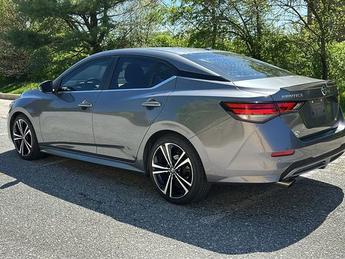 Certified 2021 Nissan Sentra SR FWD image 8