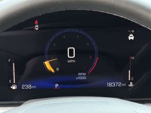 Used 2025 Chevrolet Trax LT w/ LT Convenience Package image 16