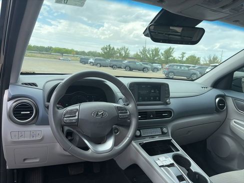 Used 2021 Hyundai Kona Limited w/ Cargo Package FWD image 22