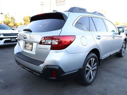 Used 2019 Subaru Outback 2.5i Limited w/ Popular Package #2 AWD/4WD image 4