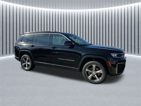 New 2026 Jeep Grand Cherokee L Limited image 3