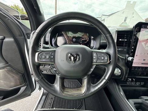 Used 2025 RAM 1500 Limited AWD/4WD image 14