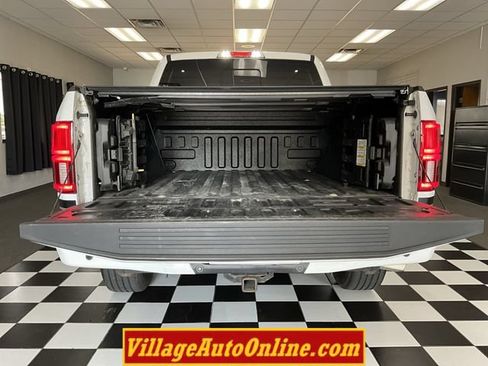 Used 2019 Ford F150 Lariat w/ Equipment Group 502A Luxury AWD/4WD image 32