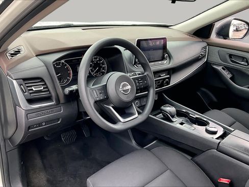 Used 2023 Nissan Rogue S AWD/4WD image 17