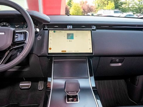 New 2026 Land Rover Range Rover Velar Dynamic SE image 23