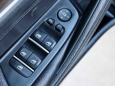 Used 2018 BMW 530i xDrive image 14