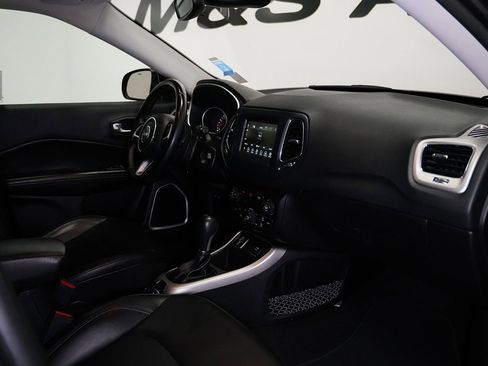 Used 2020 Jeep Compass Latitude FWD image 25