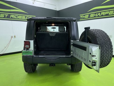 Used 2009 Jeep Wrangler X image 9