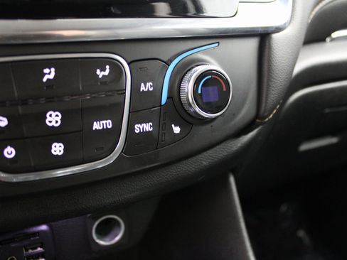 Used 2020 Chevrolet Traverse RS w/ LPO, Floor Liner Package image 41