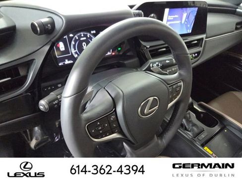 Certified 2024 Lexus ES 350 w/ Premium Package image 18