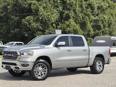 Used 2020 RAM 1500 Laramie AWD/4WD image 1
