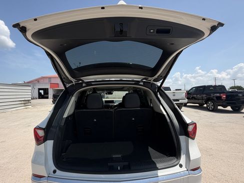 Used 2024 Acura MDX SH-AWD image 3