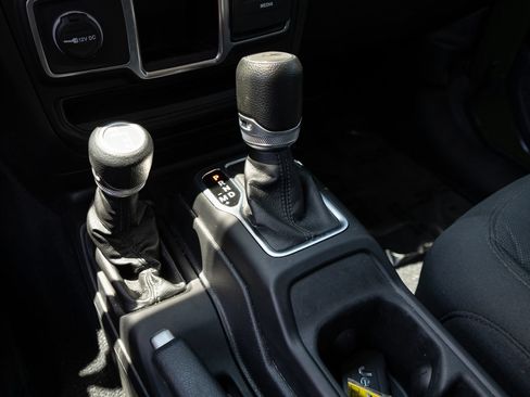 Used 2023 Jeep Wrangler Sport AWD/4WD image 23
