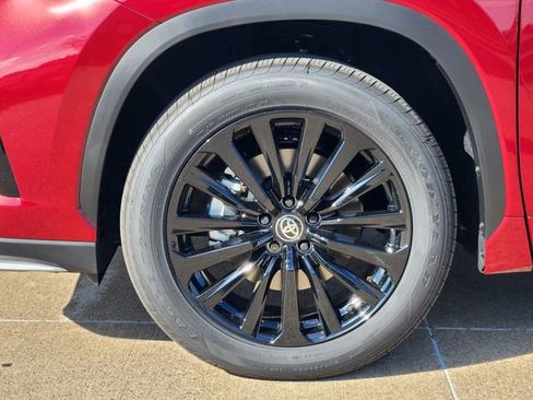 New 2026 Toyota Highlander XSE image 8
