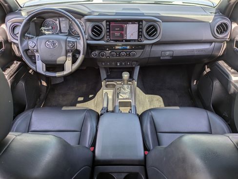 Used 2023 Toyota Tacoma TRD Off-Road w/ TRD Premium Off Road Package AWD/4WD image 17