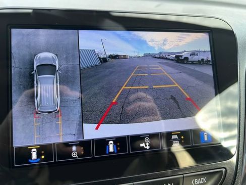 Used 2023 Chevrolet Equinox Premier image 29