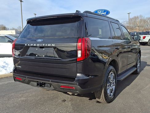 Used 2025 Ford Expedition Active image 6