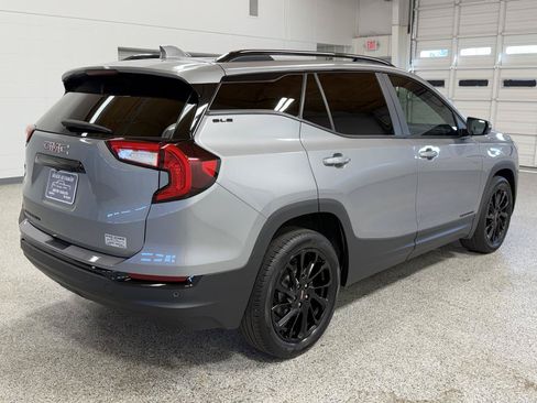 Used 2024 GMC Terrain SLE w/ Driver Convenience Package FWD image 6