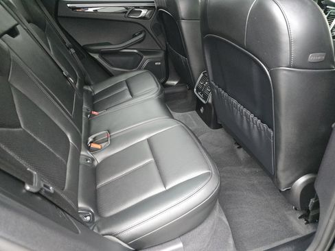 Used 2018 Porsche Macan S image 13