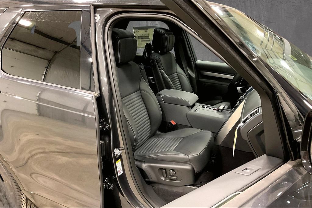 New 2026 Land Rover Discovery Limited Edition AWD/4WD image 10