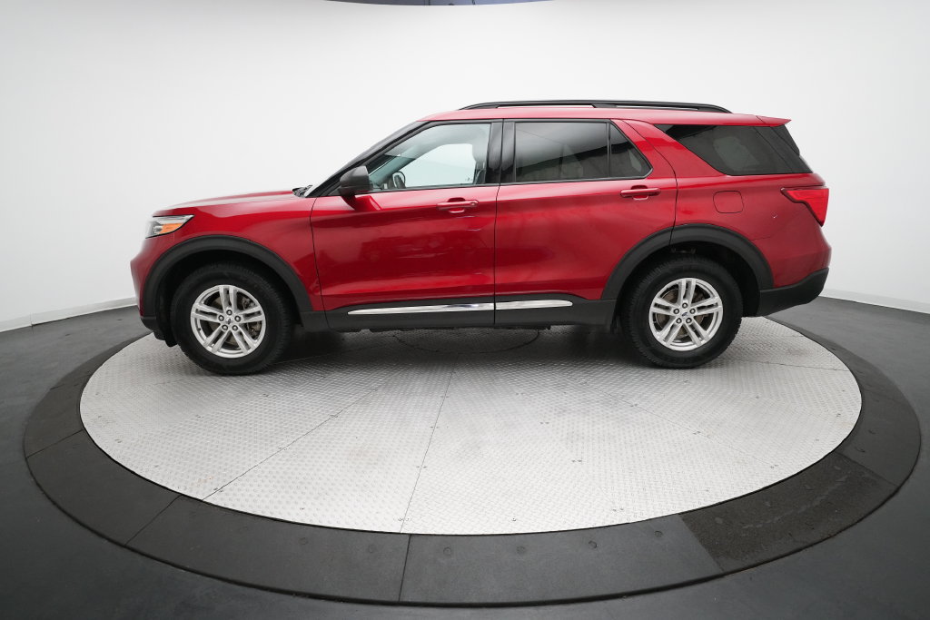 Certified 2023 Ford Explorer XLT w/ Equipment Group 202A AWD/4WD image 23