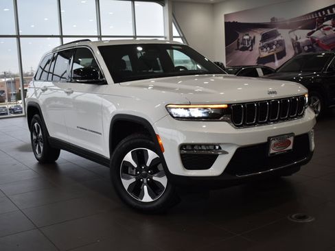 Used 2024 Jeep Grand Cherokee Limited 4xe image 39