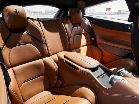 Used 2018 Ferrari GTC4Lusso image 44