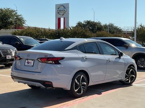 New 2025 Nissan Versa SR w/ Trunk Package image 11