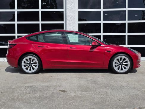 Used 2023 Tesla Model 3 Standard Range RWD image 2