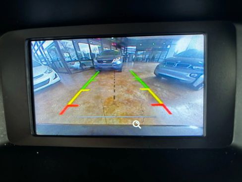 Used 2016 Ford Focus SE w/ SE Sport Package image 17