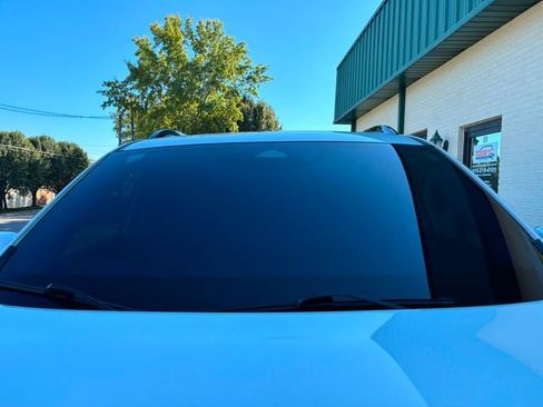 Used 2023 Honda Pilot Touring image 10