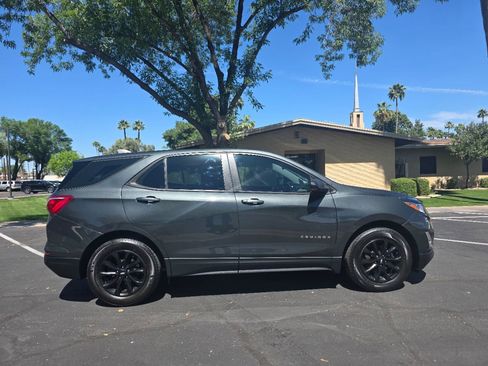 Used 2020 Chevrolet Equinox LS image 3