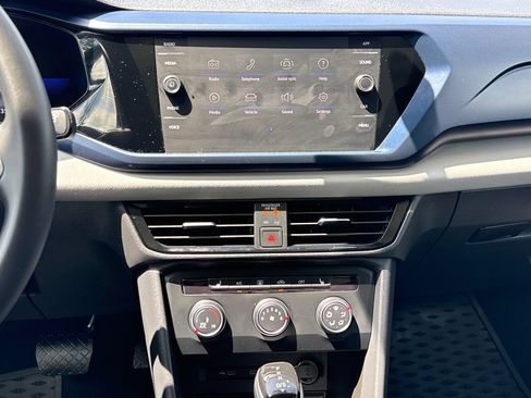 Used 2022 Volkswagen Taos SE FWD image 18