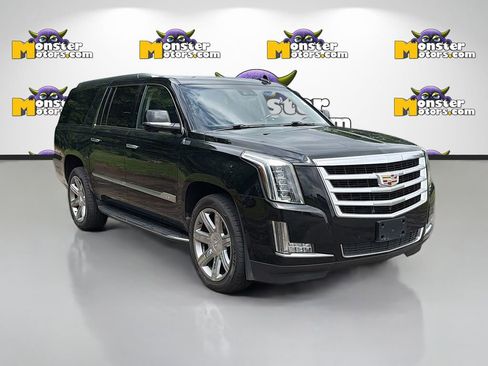 Used 2019 Cadillac Escalade ESV Luxury AWD/4WD image 3
