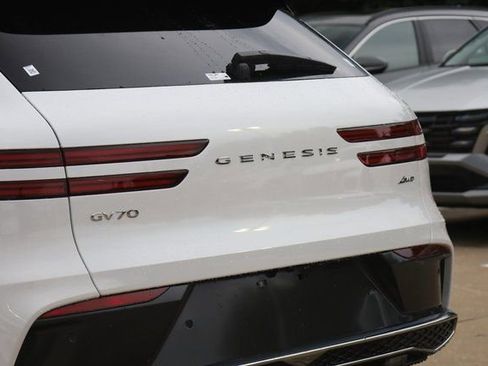 New 2026 Genesis GV70 2.5T Select image 6