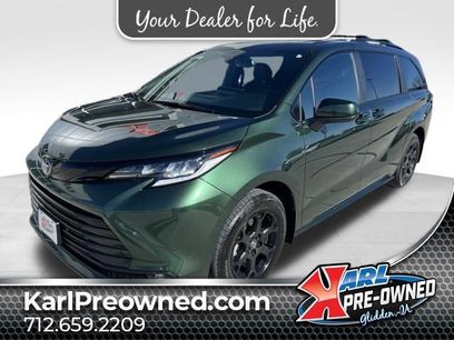 Used 2025 Toyota Sienna XLE Woodland Edition