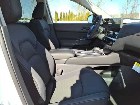 New 2026 Nissan Pathfinder SV AWD/4WD image 7