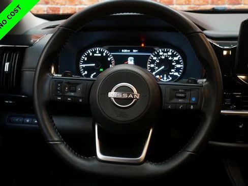 Used 2025 Nissan Pathfinder SV w/ SV Premium Package image 12