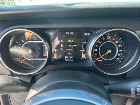 Used 2018 Jeep Wrangler Unlimited Sahara image 13