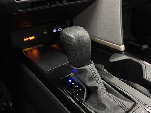 Used 2025 Toyota Camry LE image 15