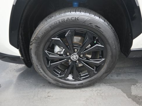 Used 2022 Toyota RAV4 XSE image 11