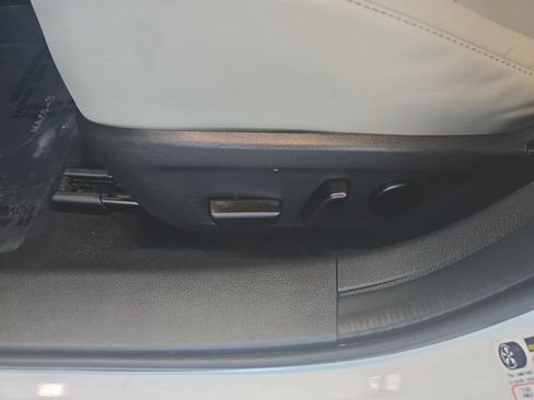 Used 2023 MAZDA MAZDA3 s FWD image 26