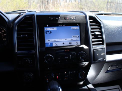 Used 2018 Ford F150 XLT w/ Equipment Group 302A Luxury AWD/4WD image 25