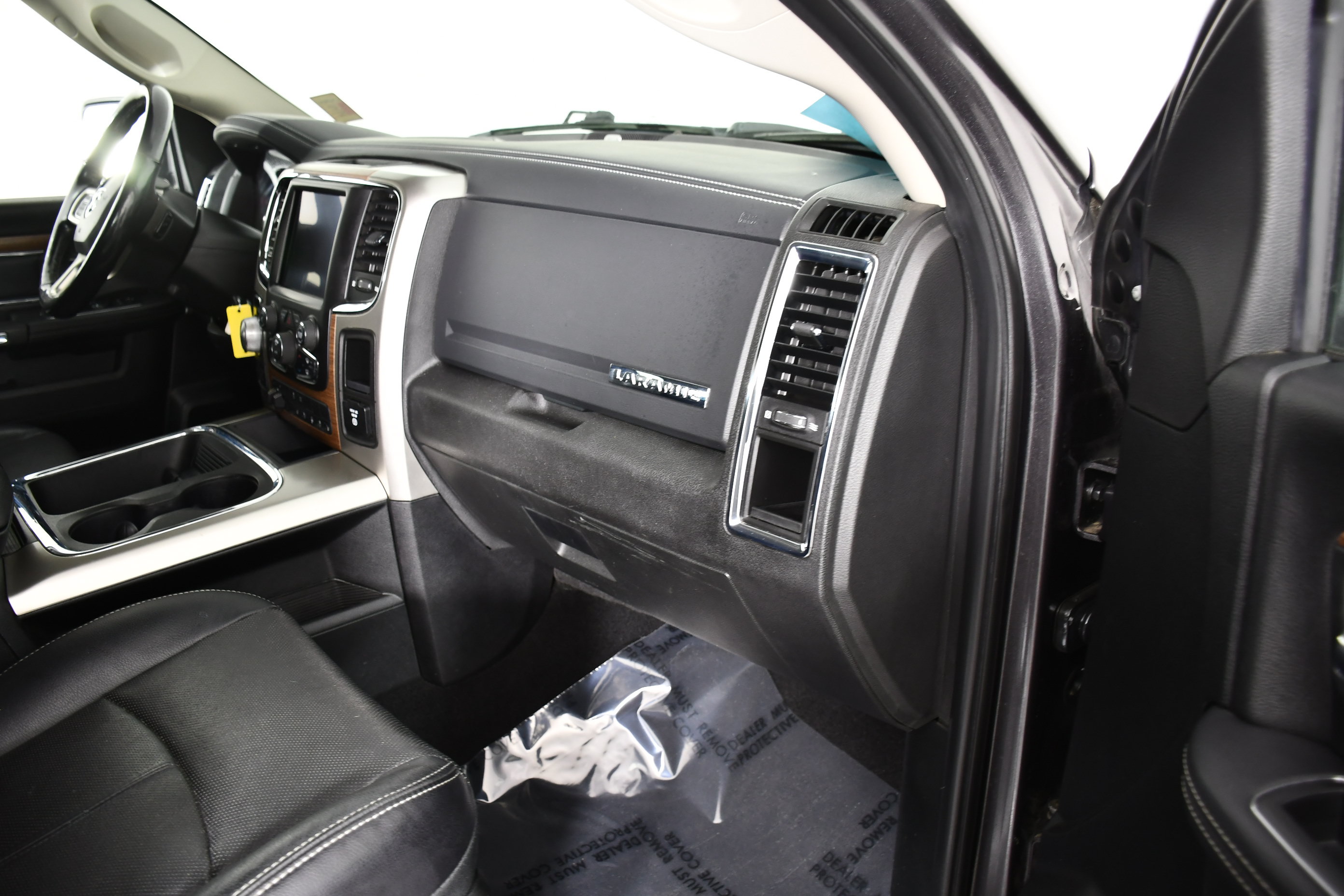 Used 2018 RAM 1500 Laramie AWD/4WD image 44