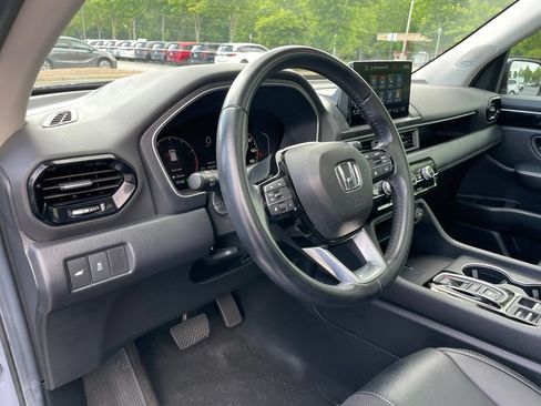 Certified 2025 Honda Pilot Touring image 27