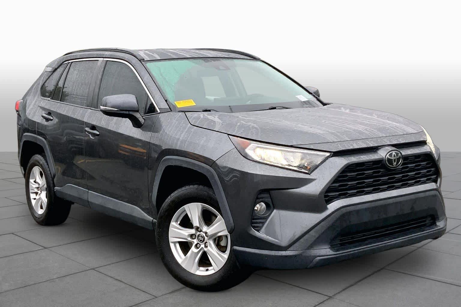 Used 2021 Toyota RAV4 XLE FWD image 3
