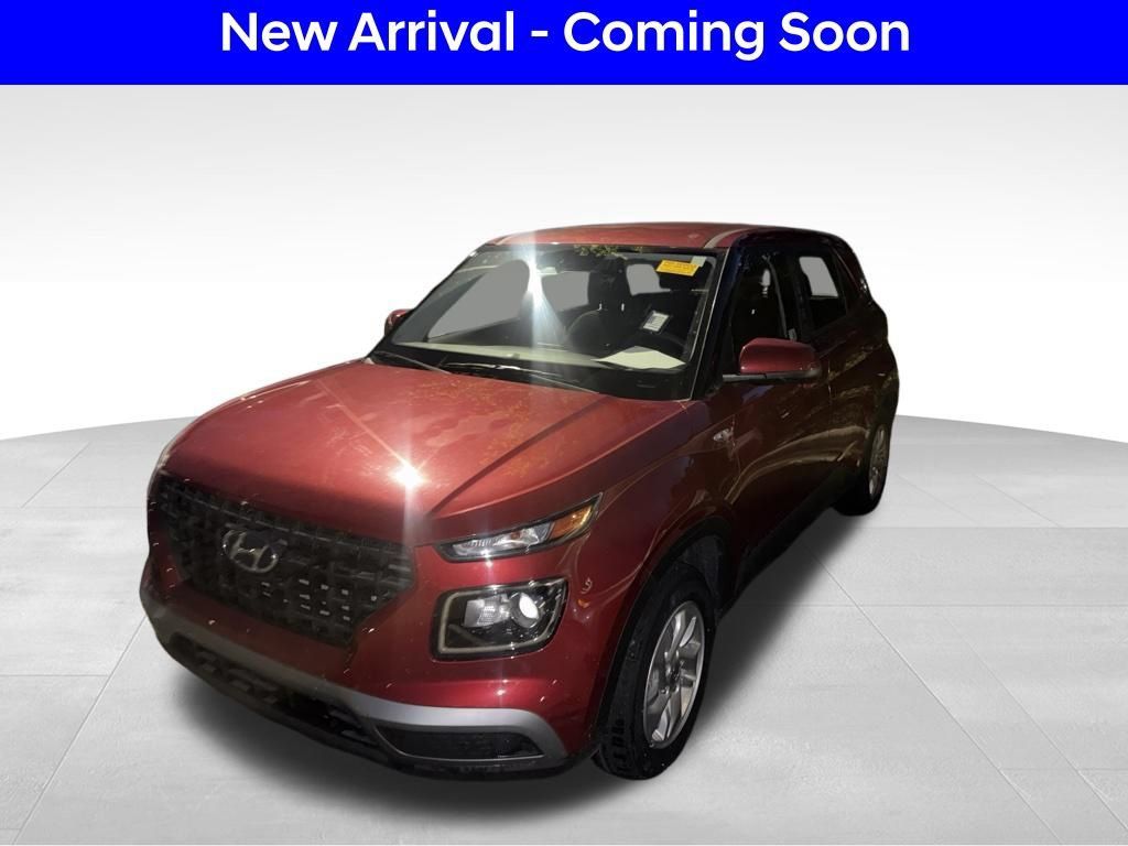 Certified 2025 Hyundai Venue SE FWD image 2