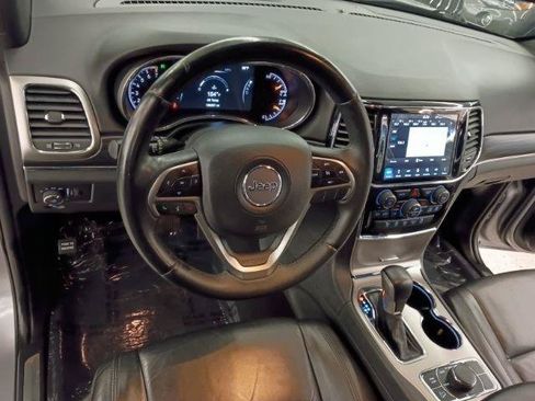 Used 2019 Jeep Grand Cherokee Limited AWD/4WD image 25